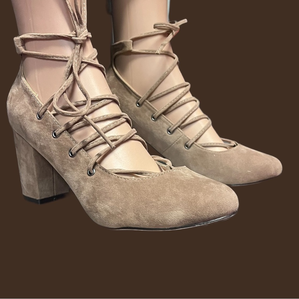 NWT Chase + Chloe block heal βballetβ pumps. Size 9 π©°π - Picture 2 of 6